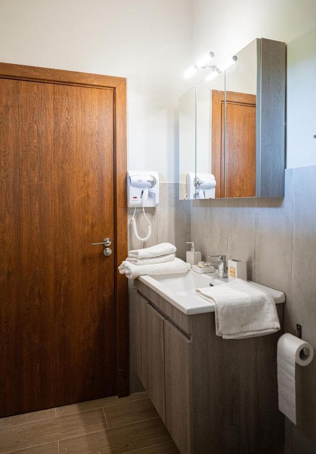 Este Luxury Apartments Kriopigi Luaran gambar