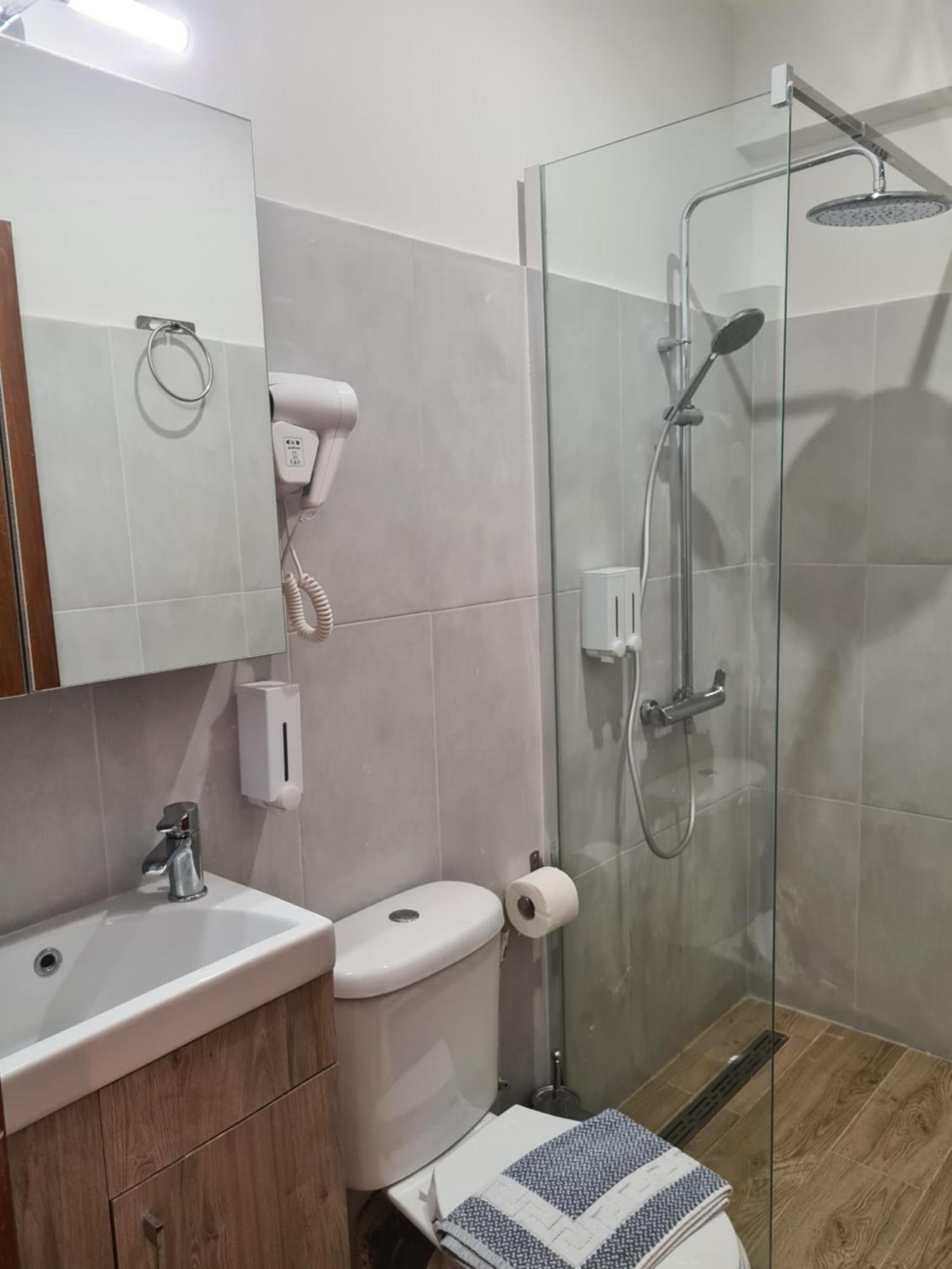 Este Luxury Apartments Kriopigi Luaran gambar